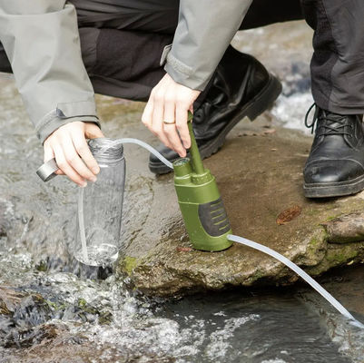Sistema di filtrazione dell'acqua portatile a paglia