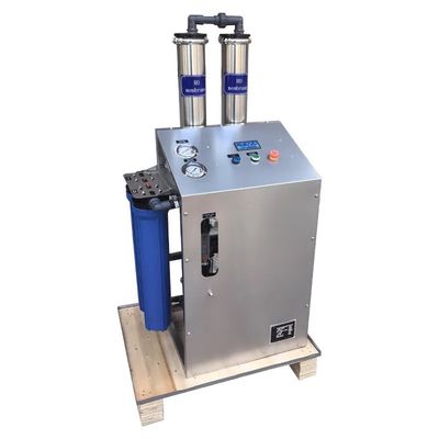 Dispositivo di desalinizzazione a membrana RO con pompa d'acqua