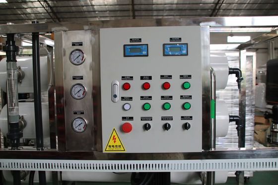 8TPH 14kW-380-415V 2xFRP Serbatoi Acqua salata impianto di osmosi inversa