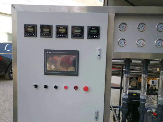 La macchina ad acqua ultrapura 1500LPH può produrre acqua con una resistività di 18MΩ*Cm