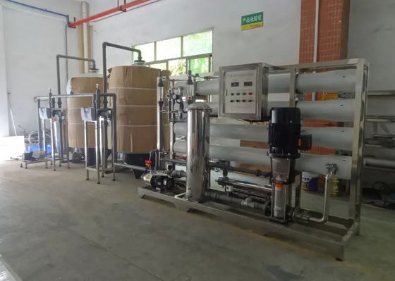 8TPH 14kW FRP Tanks RO Industrial Auto Drinking Water Treatment Machine con indicatori di stato operativo
