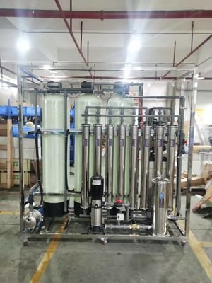 1.5TPH impianto di osmosi inversa in acqua salata SS304 Skid 3.0kW Tempo di consegna rapido 1.7kW-380-415V Potenza di installazione del sistema