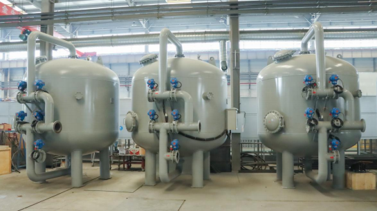Vaso filtrante industriale multi-media con elevata capacità di flusso e progettazione personalizzata per la depurazione dell'acqua